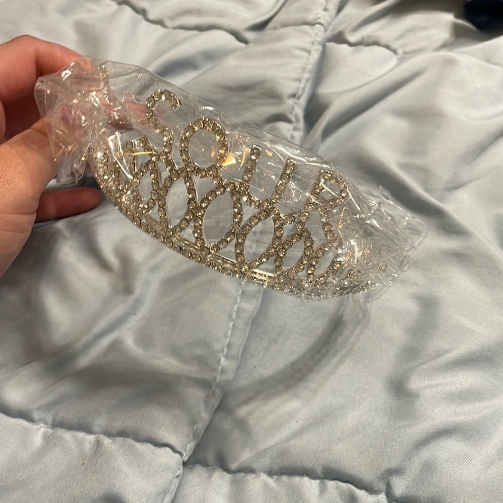 Olivia Rodrigo crown